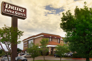Drury Inn & Suites